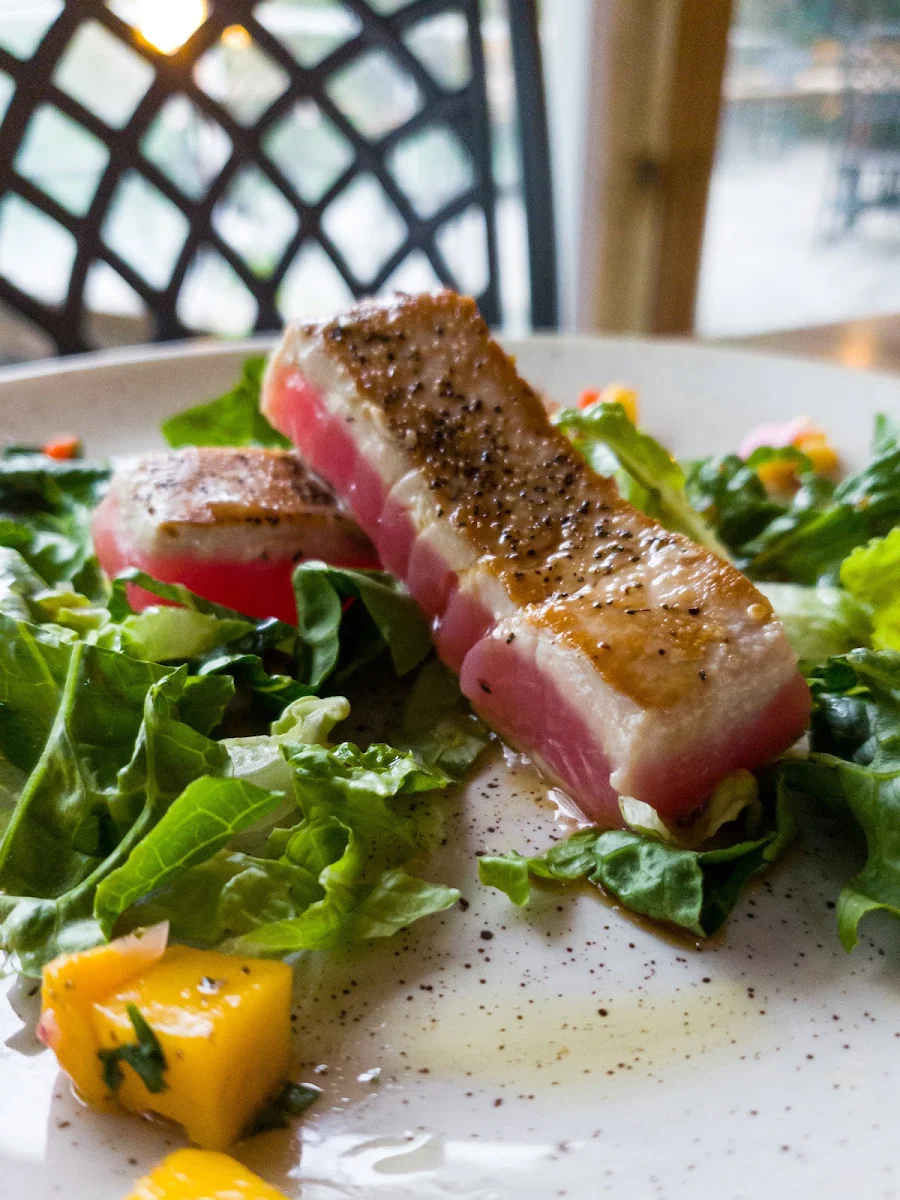 Seared Ahi Tuna with Mango Salad