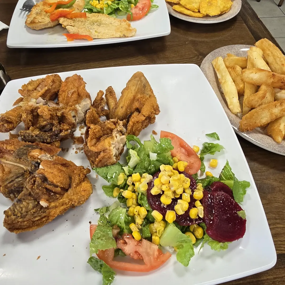 Fried Chicken and Yuca Frita