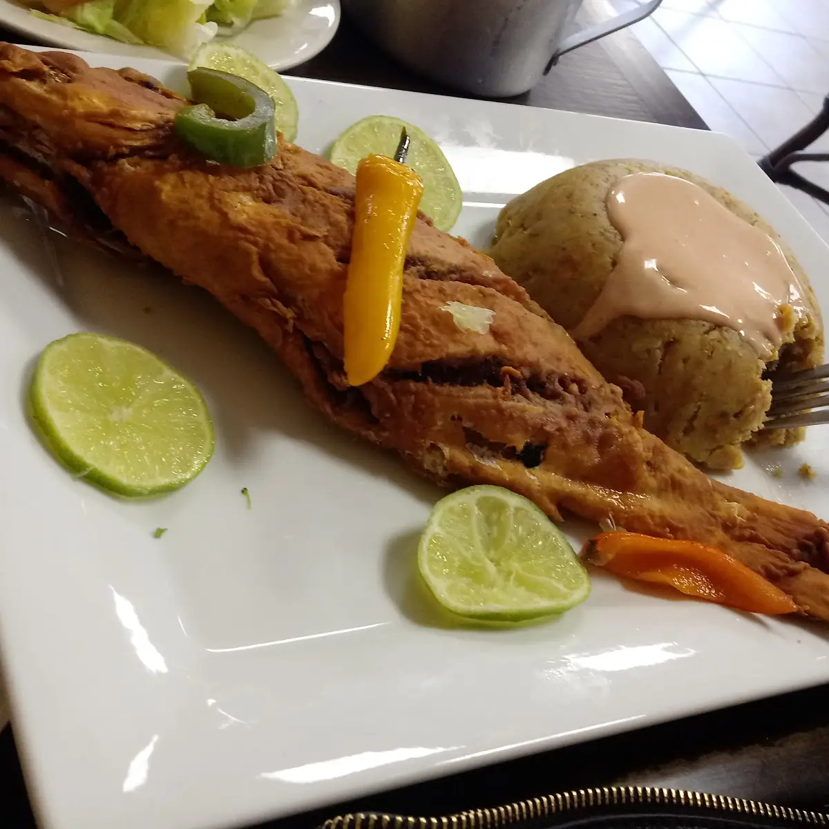 Mofongo Con Pescado Frito
