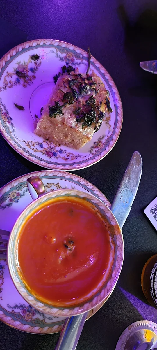 Garlic Bread and Tomato Soup