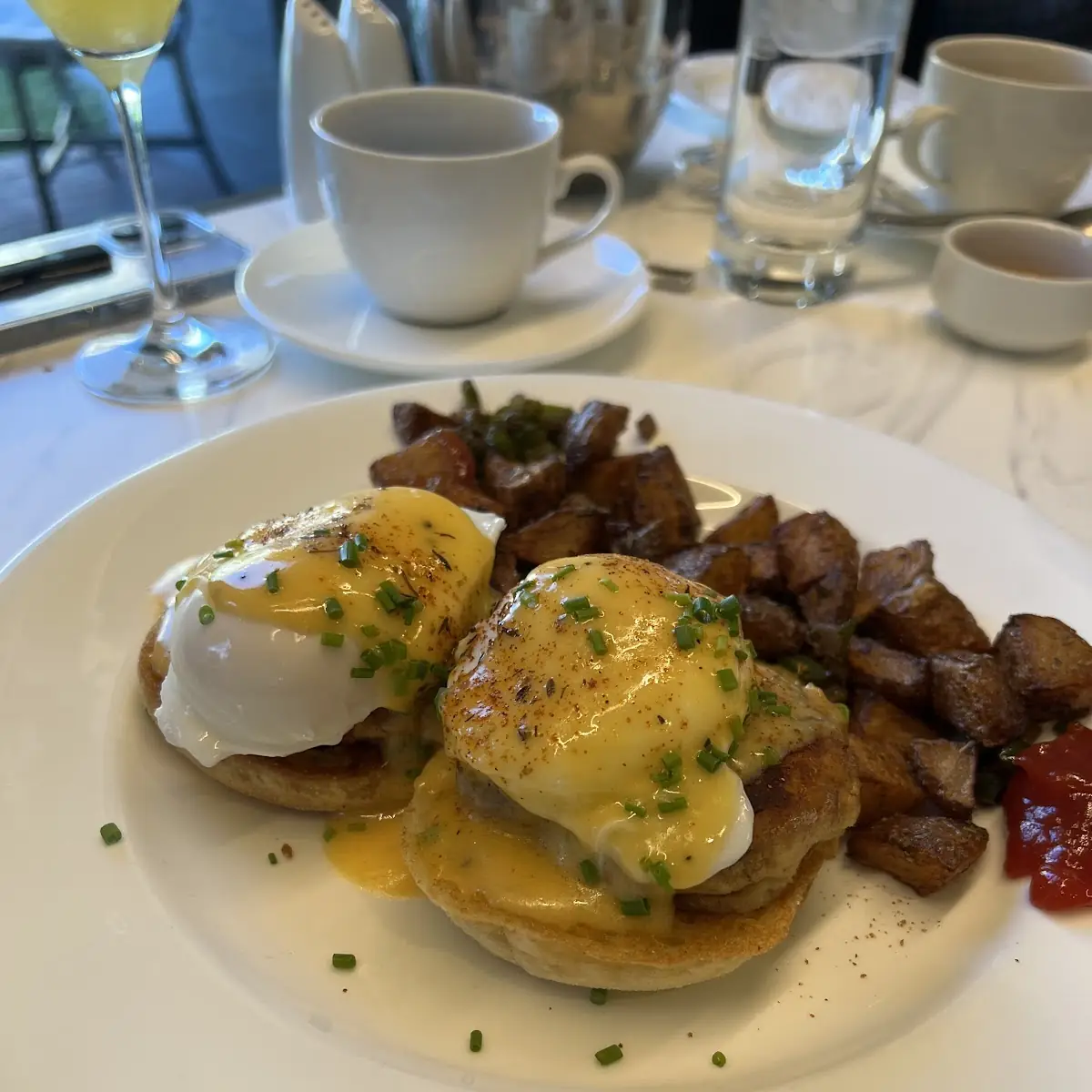 Crabe Cake Benedict