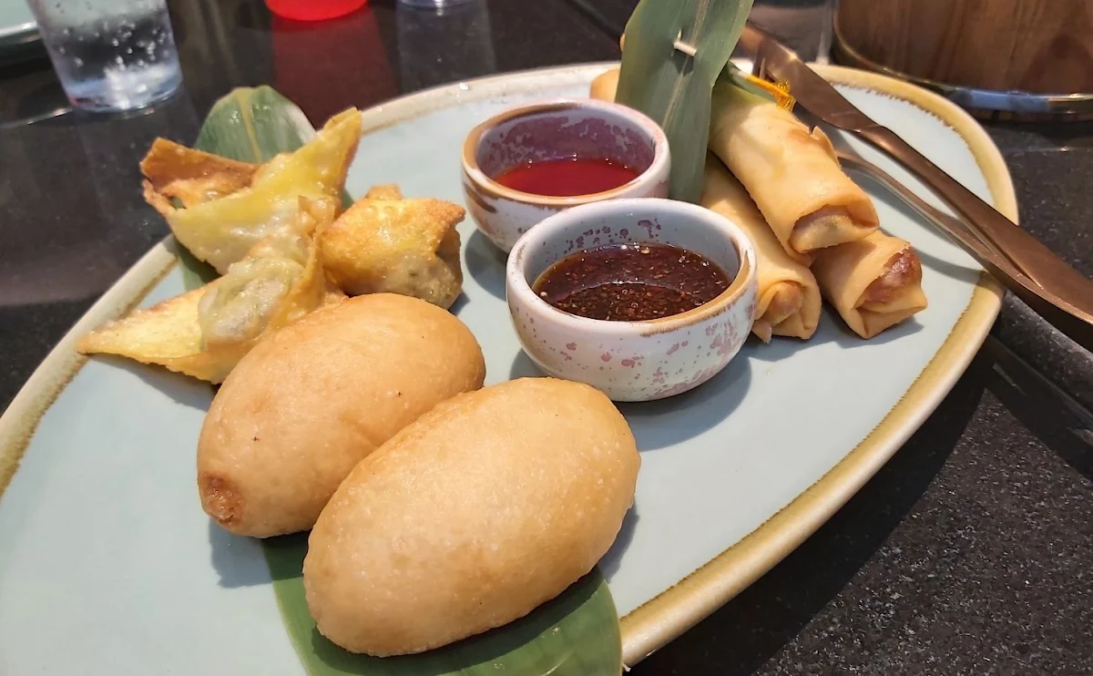 Assorted Baked & Fried Dim Sum Platter, Tai Tai