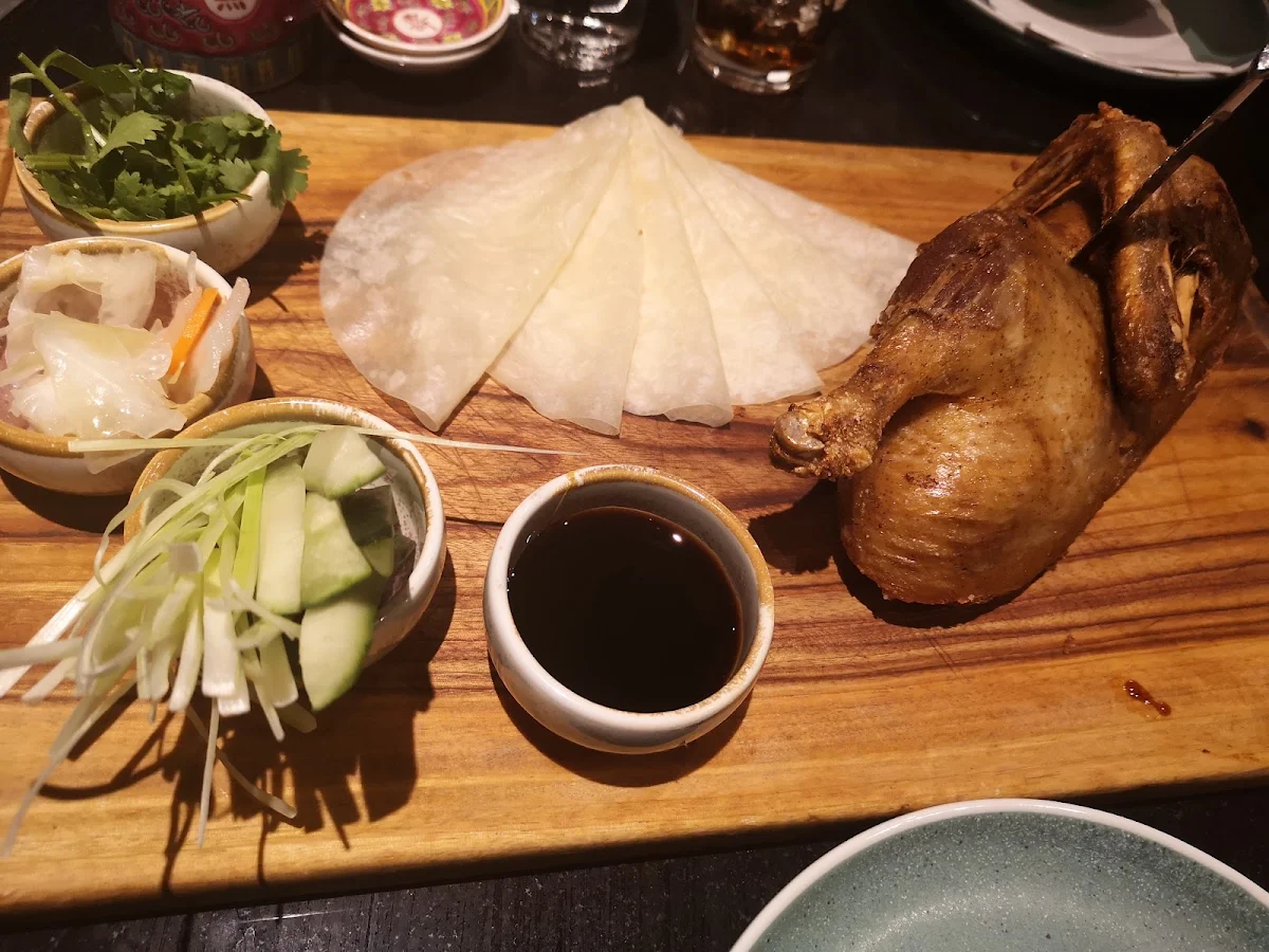 Crispy Duck, Tai Tai