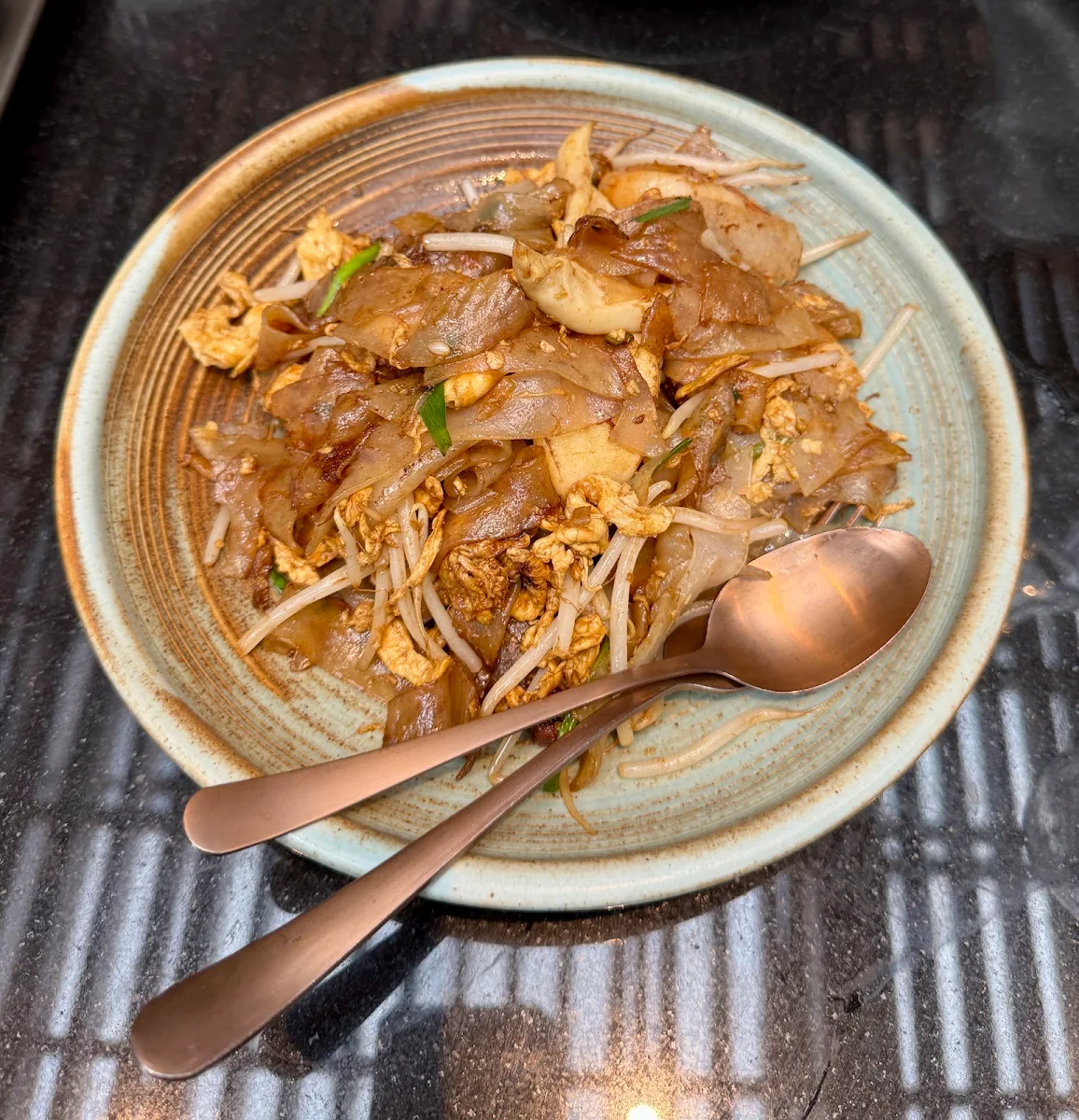 Wok Tossed Ginger Prawns & Scallops, Tai Tai