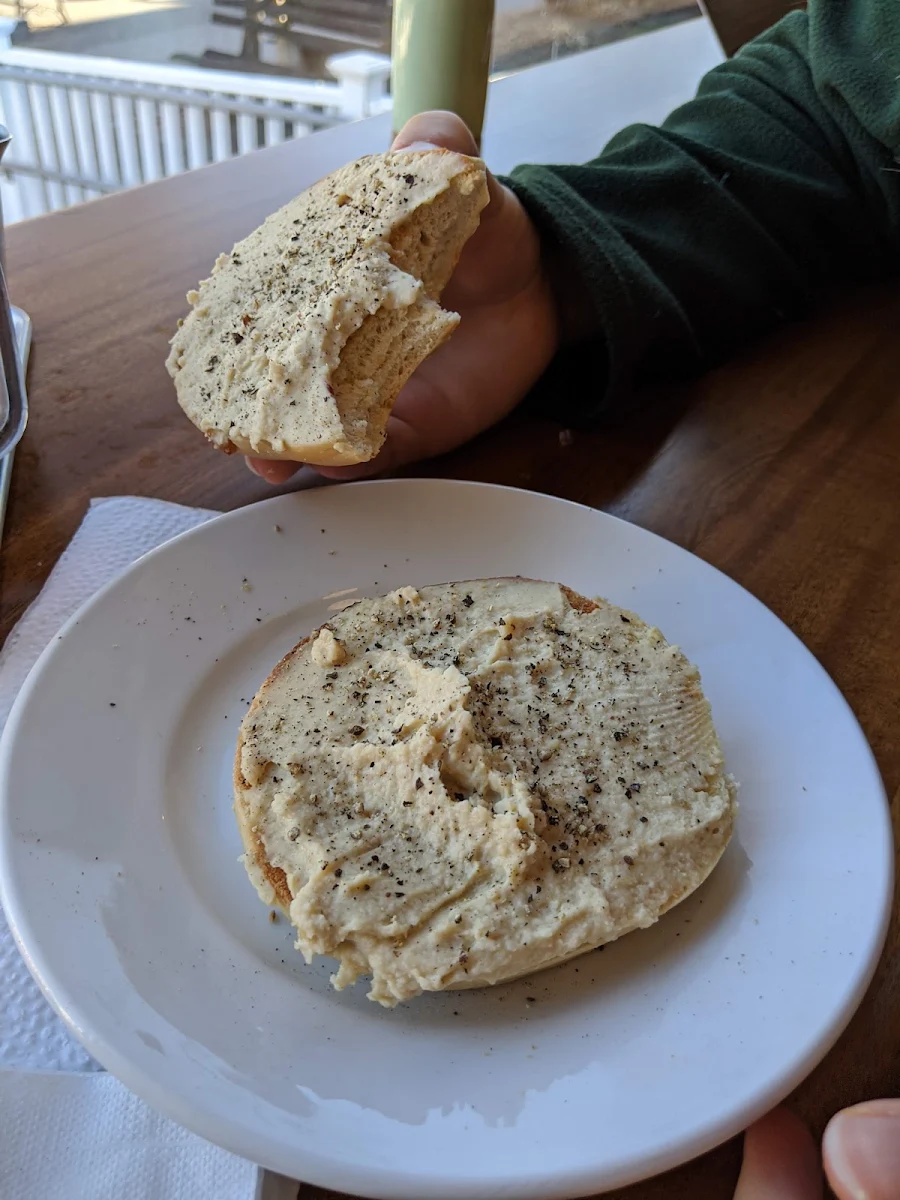 Bagels with Hummus