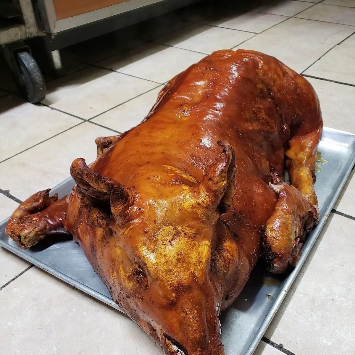 Lechon Asado Y Relleno