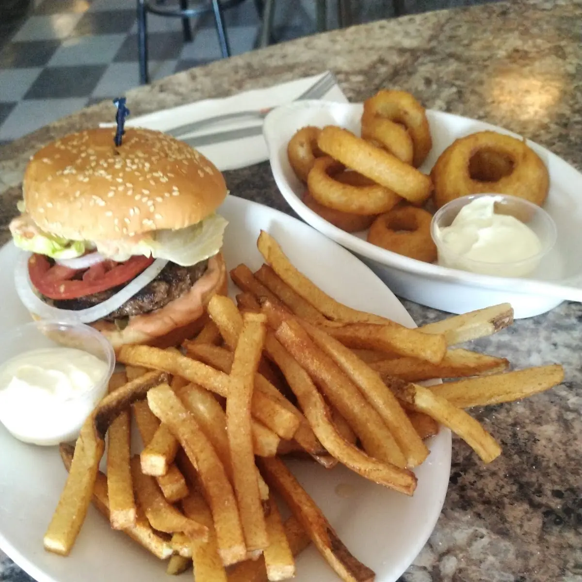 Cheeseburger with Onion Rings