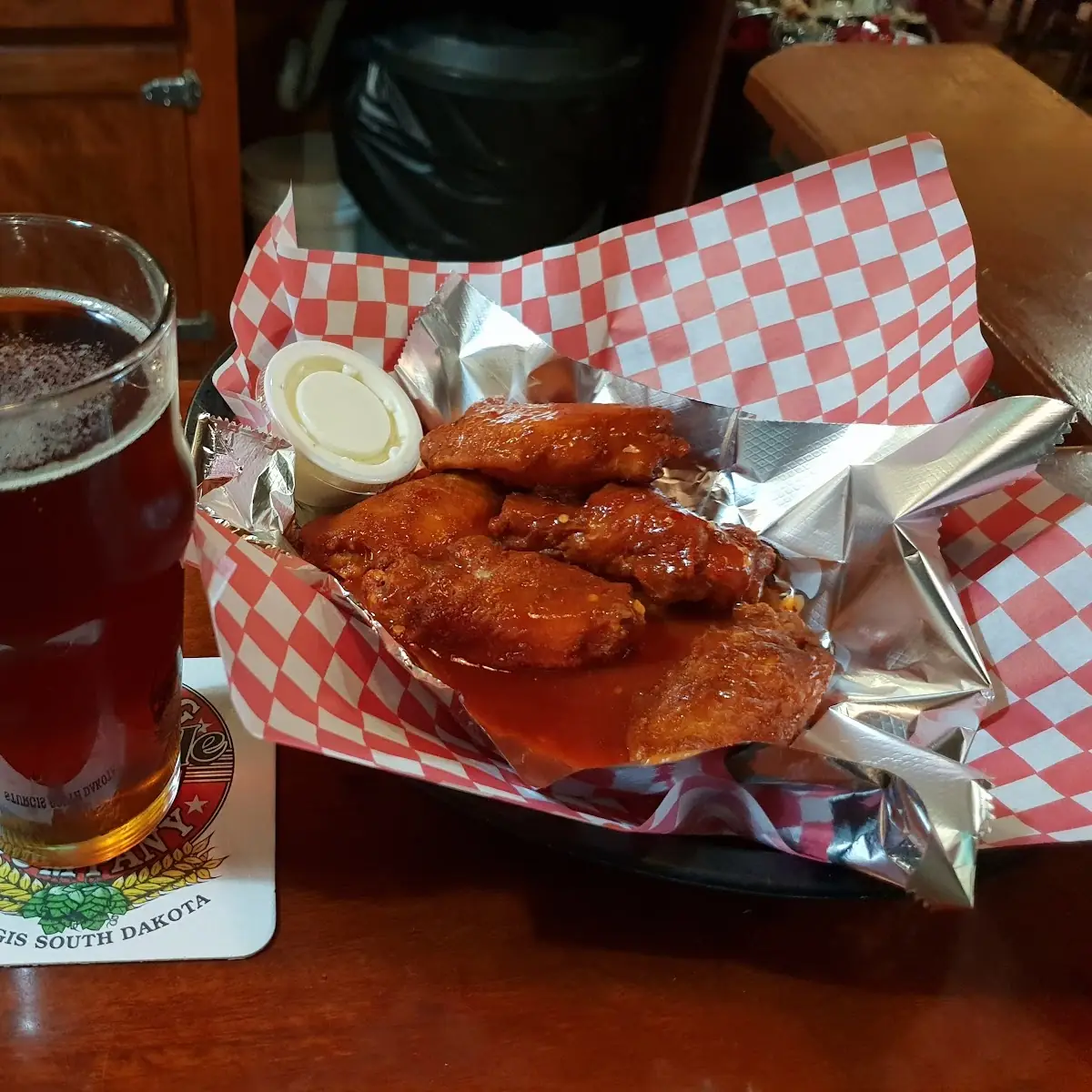 Buffalo Wings Hot & Knucklehead Red