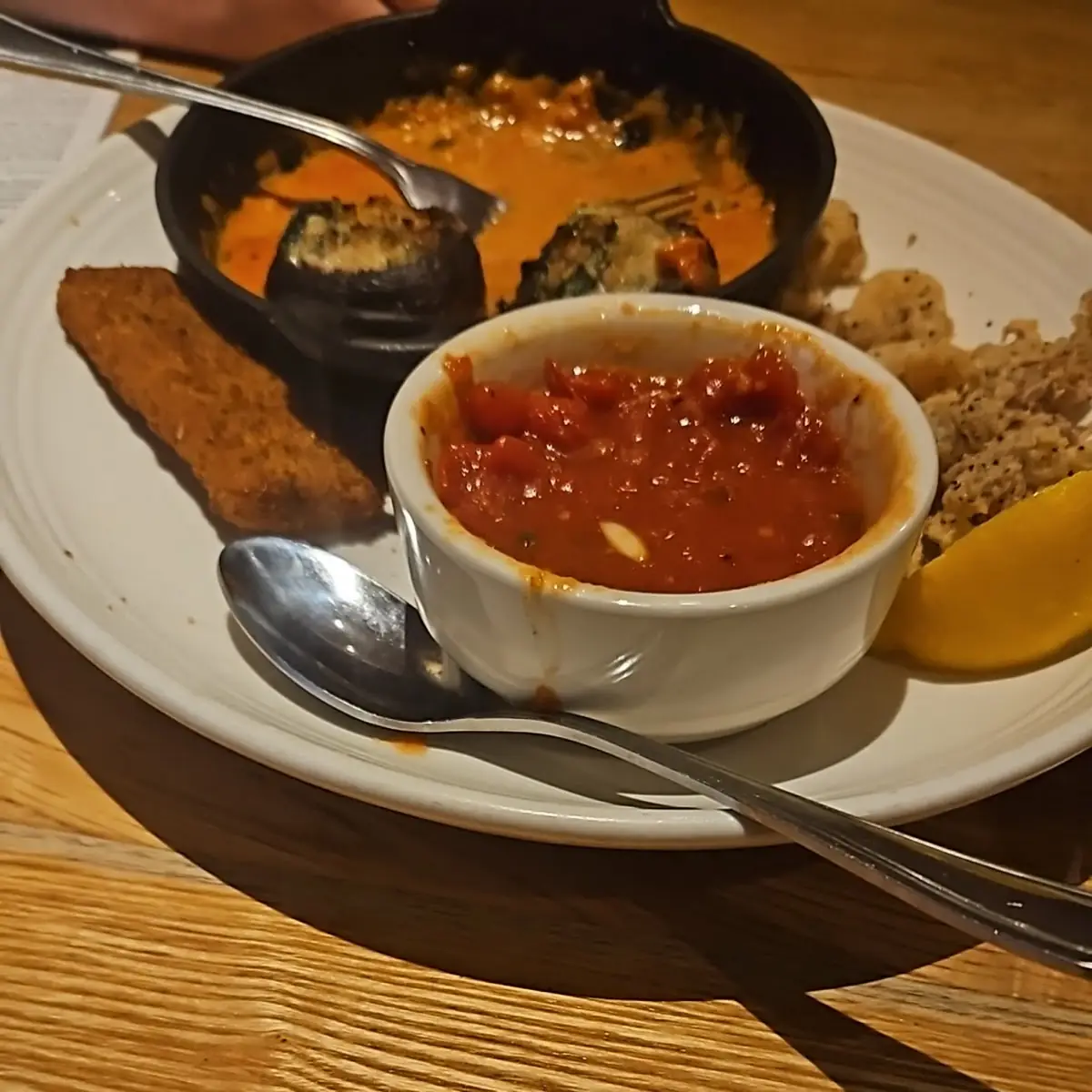 New Bread and Dipping Sauce Trio