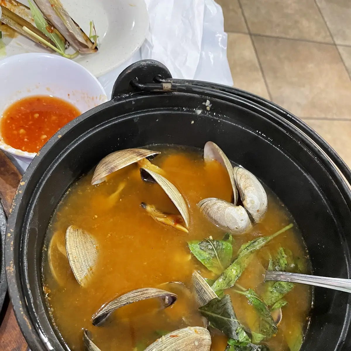 Steamed Clams with Chili Sauce