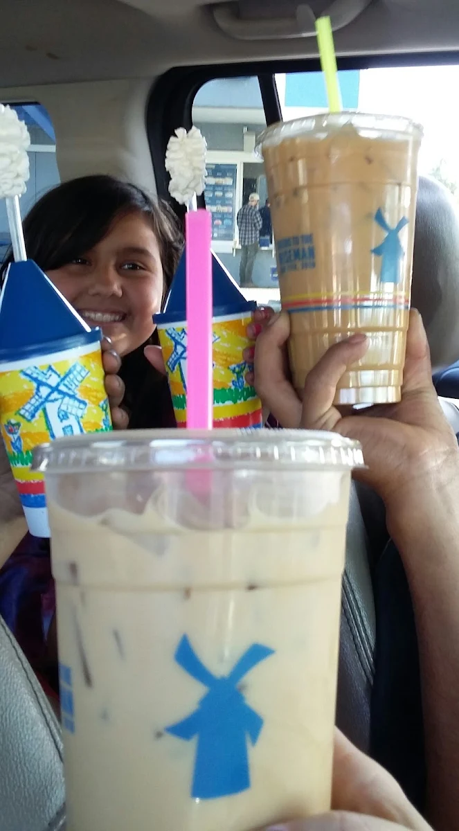 Iced Americano and a Lime Soda