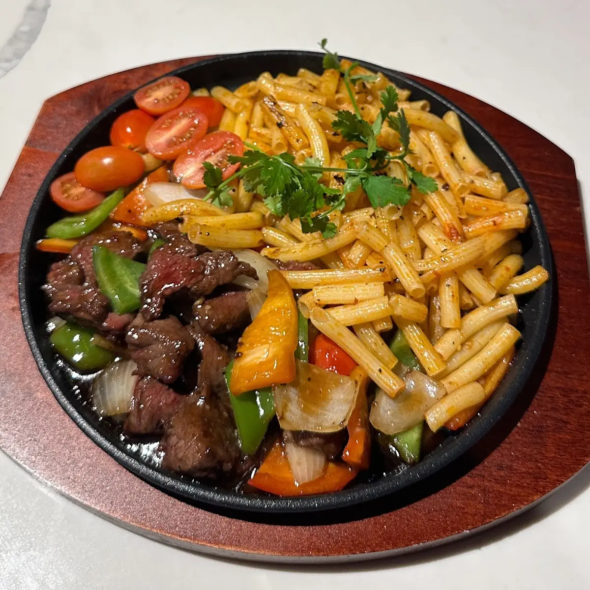 Nui Xào Bò Lúc Lắc