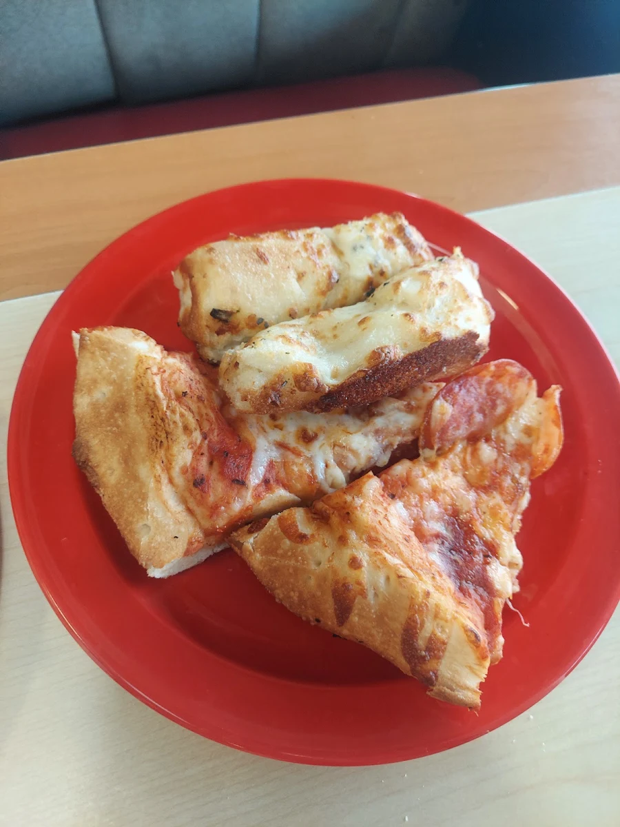 Pepperoni Pizza with Cheese Bread