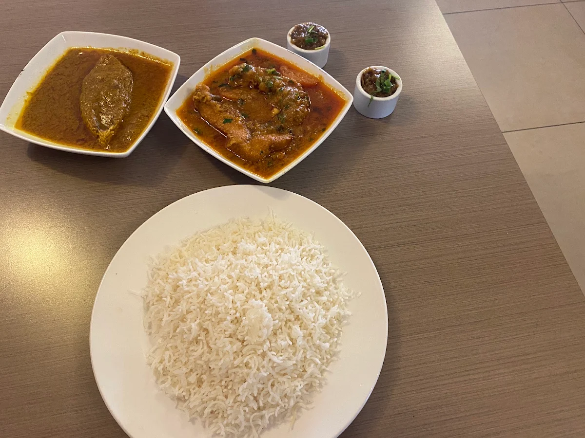 Fish Curry, Hut-Bazaar