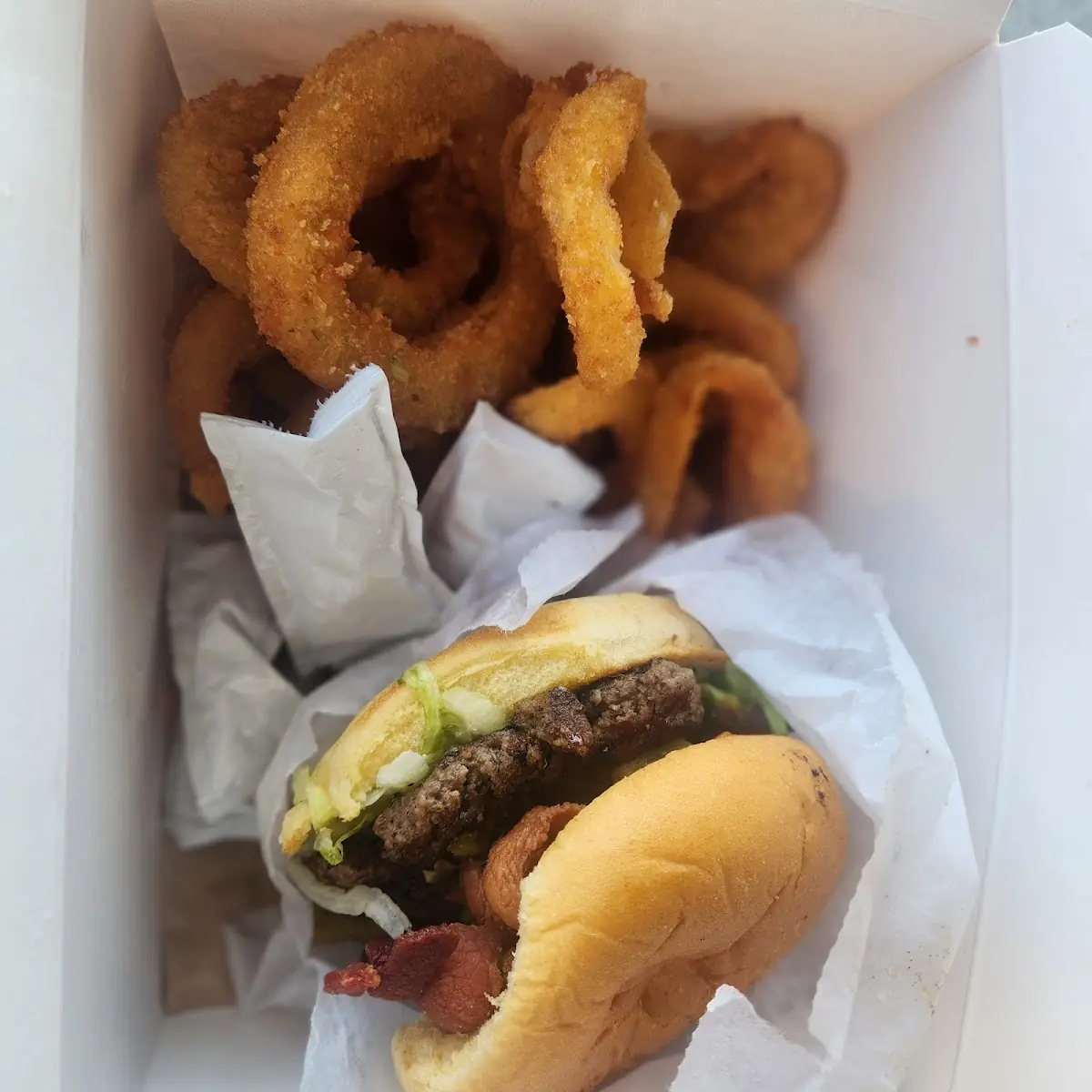 Smash Burger & Onion Rings
