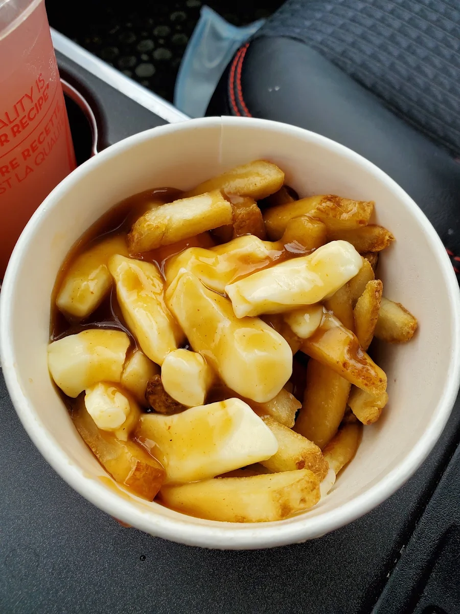 Small Poutine Cals 330, Wendy's