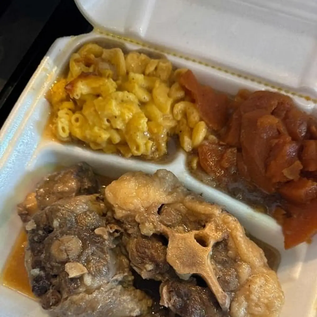 Oxtails Mac Sweet Potatoes & Green Beans