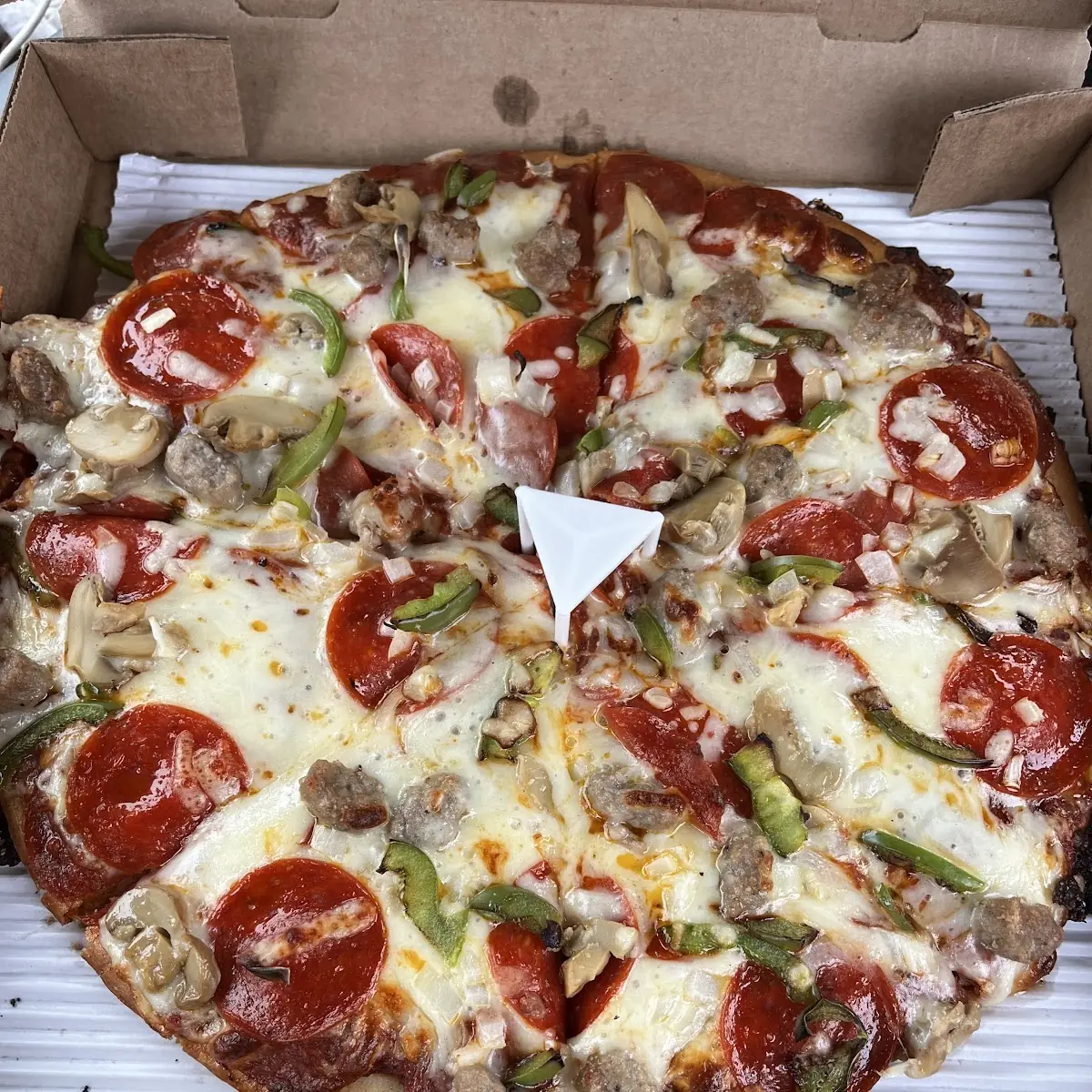Deluxe Pizza