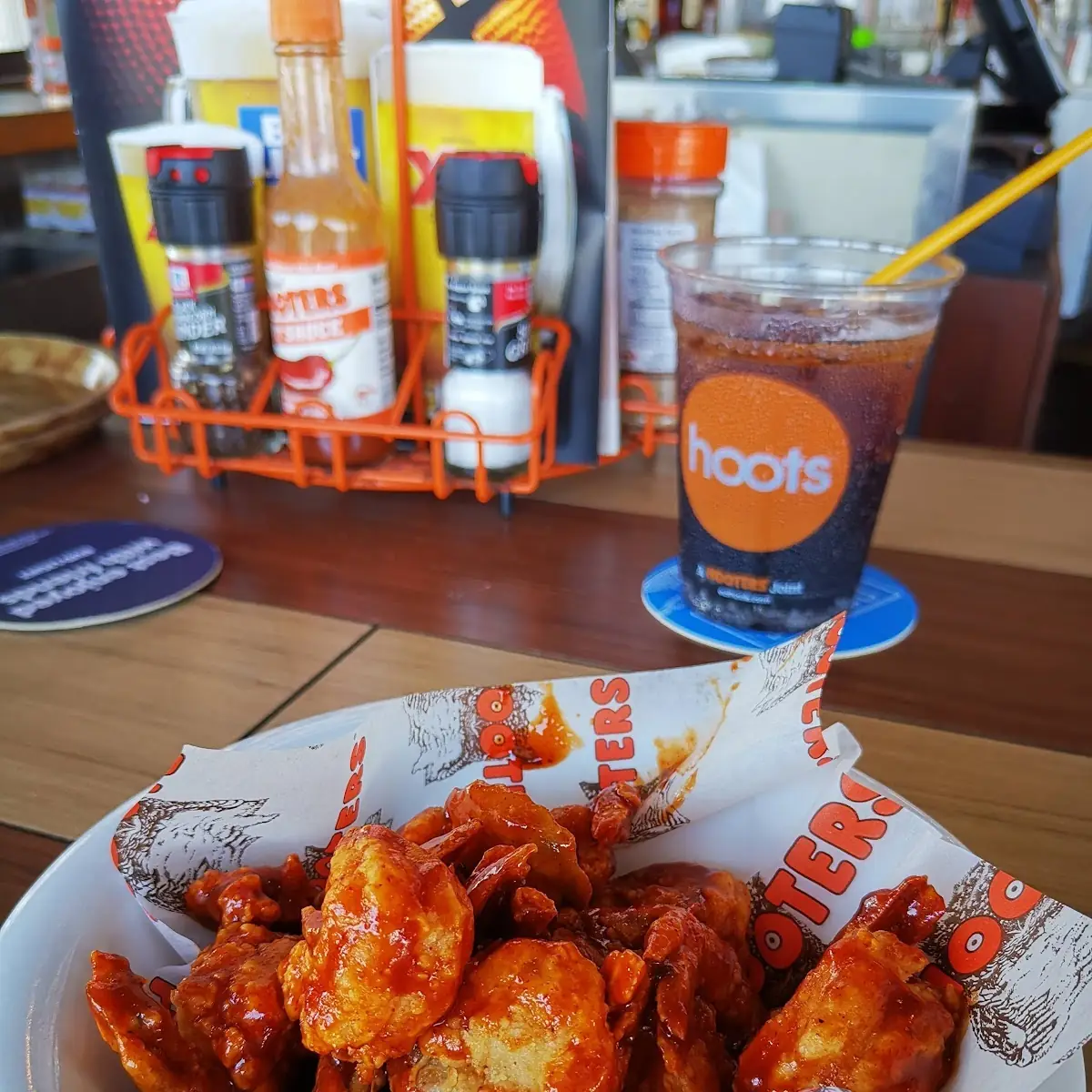 Boneless Chicken Wings with Dipp