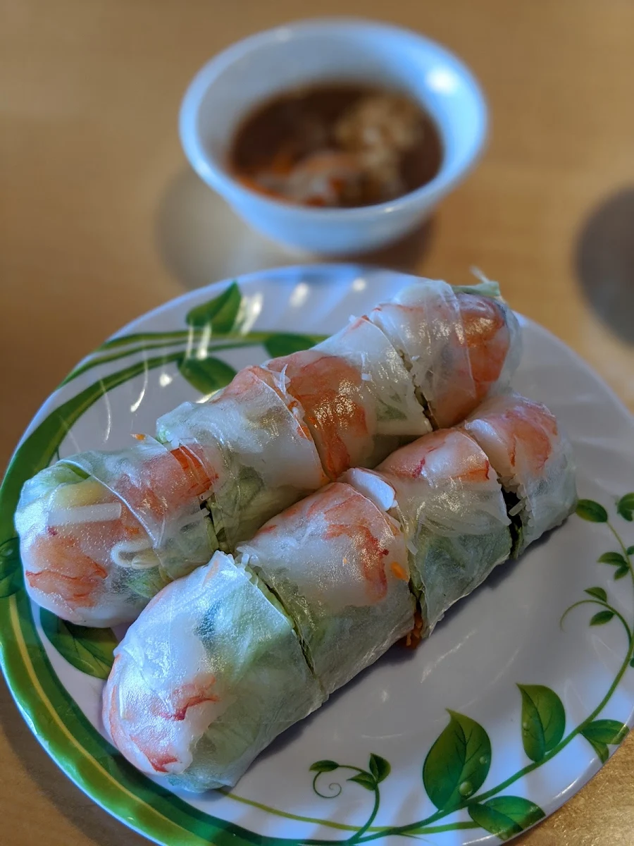 L6. Basil Beef Veg and Spring Roll