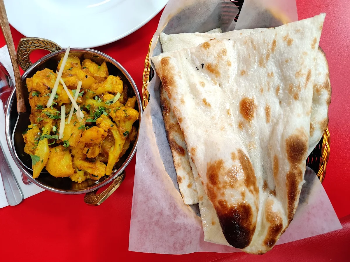Aloo Gobi, Indian Villa Curry N Cake