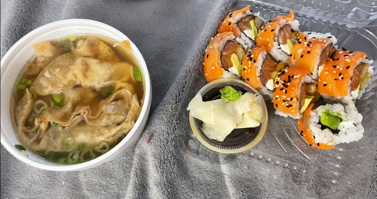 Soupe Wonton Et Sushis