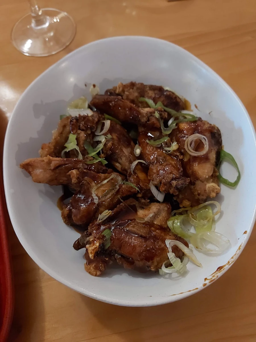 Chicken Nibbles, Lakers Tavern