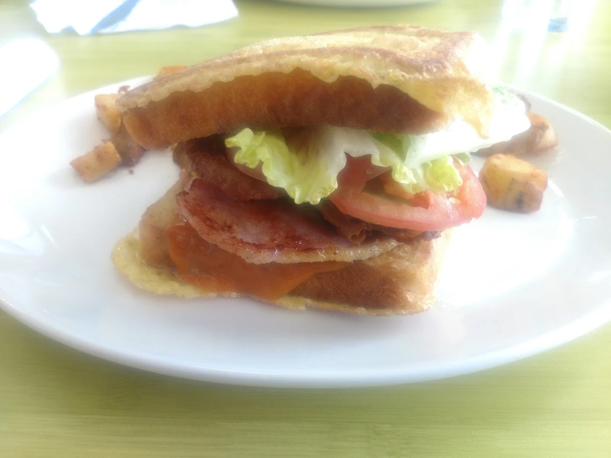 Classic blt, Sunnyside Grill