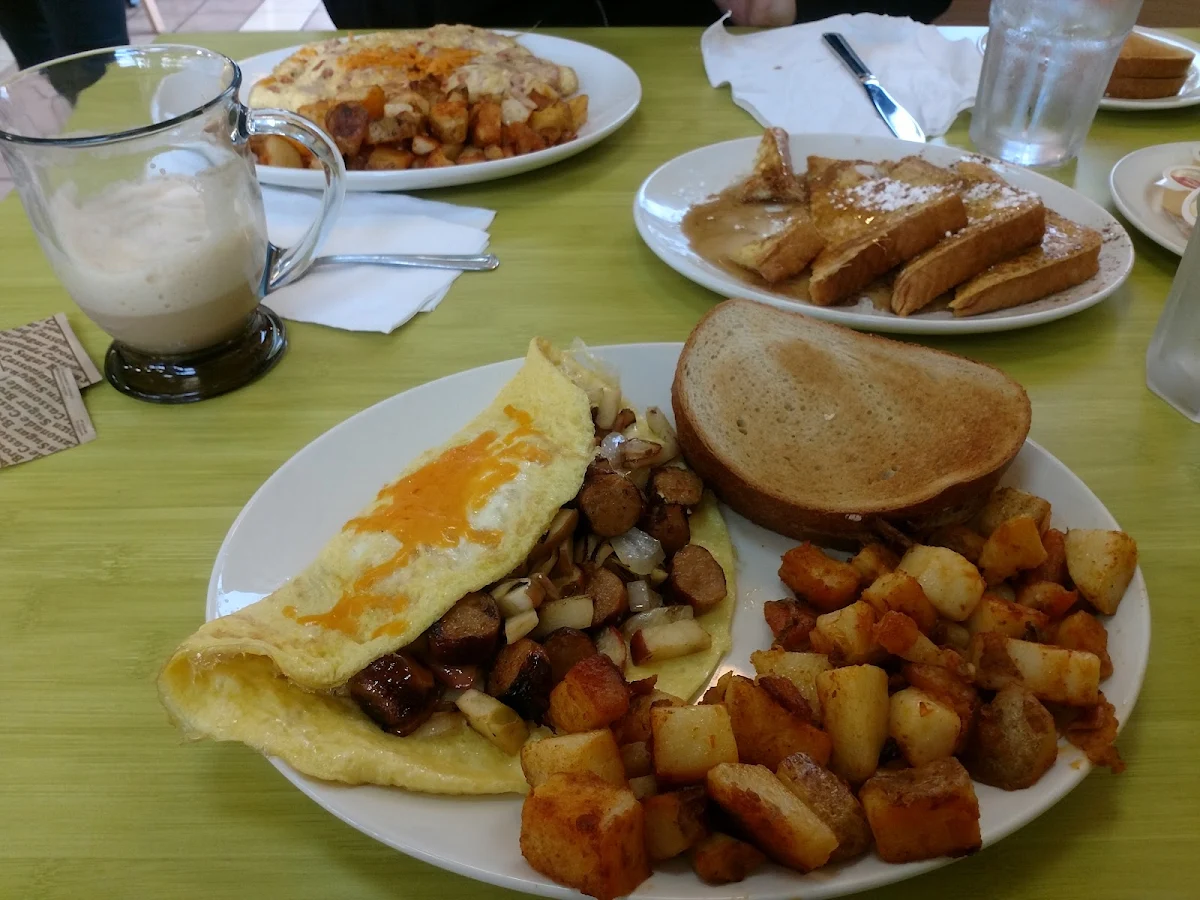 Omelette with a Side of French Toast, Sunnyside Grill