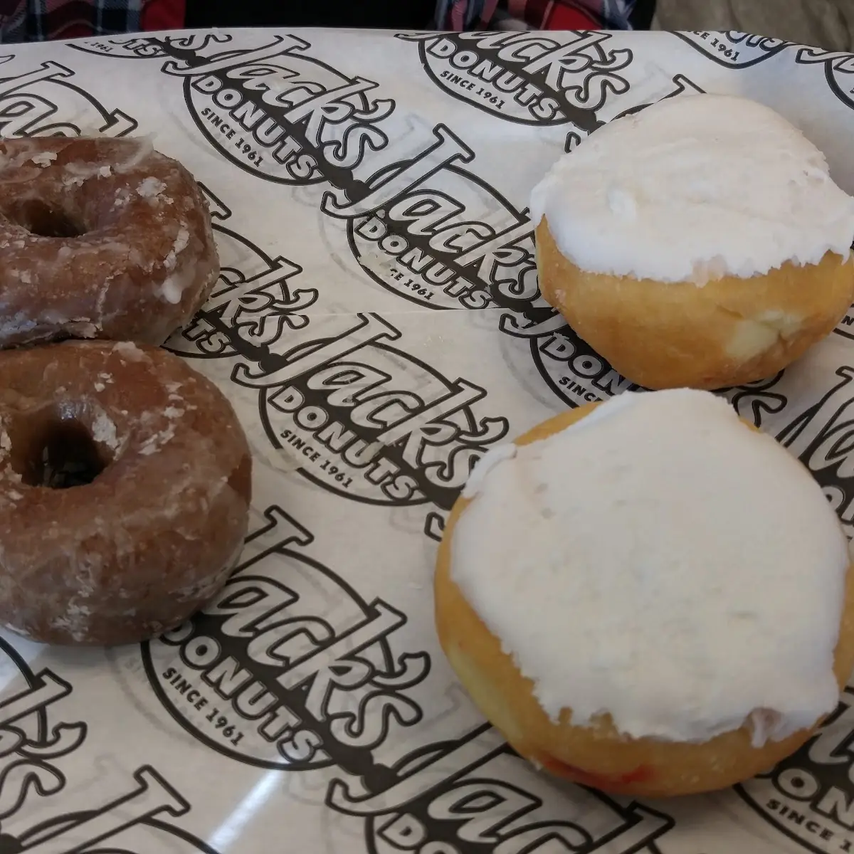 2 Cake 2 Yeast Donuts