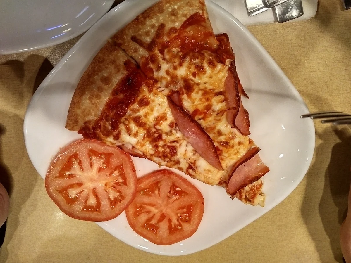 Sliced Tomatoes Pizza Lol