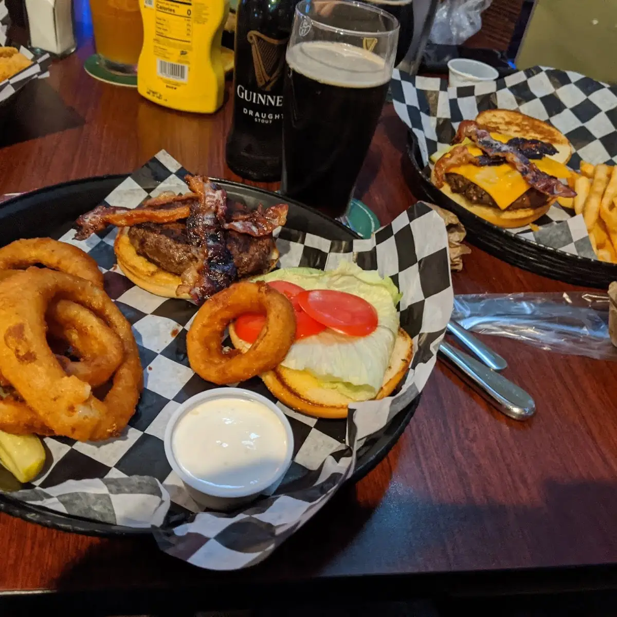 Burger w Onion Rings