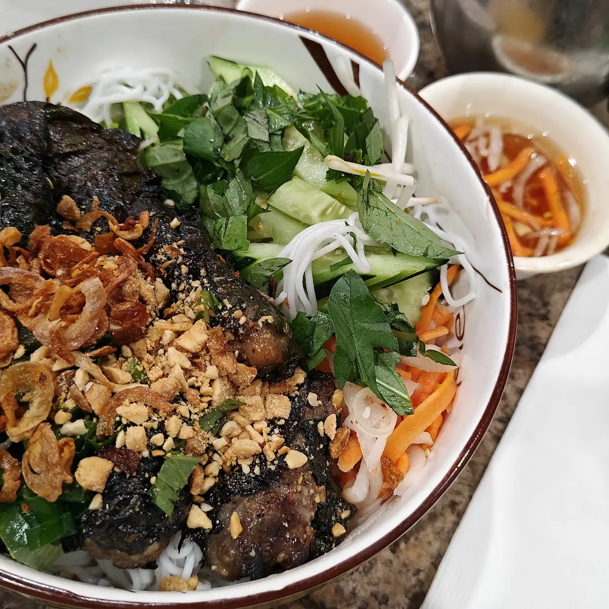 Bun Bo La Lot