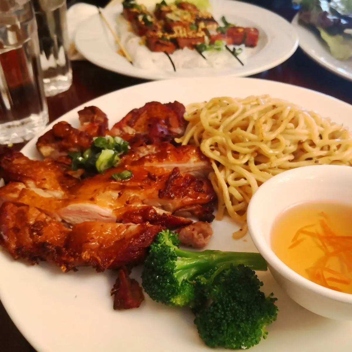 Garlic Noodle with Five Spice Chicken