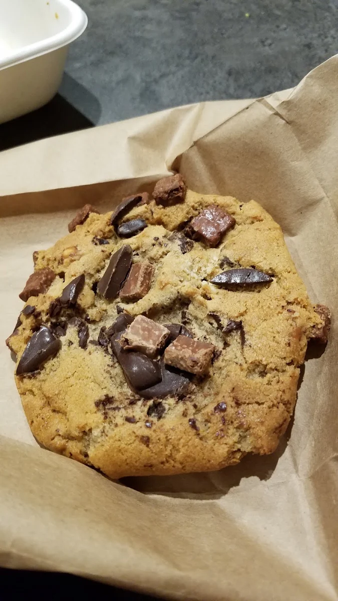 Chocolate Chip Cookie