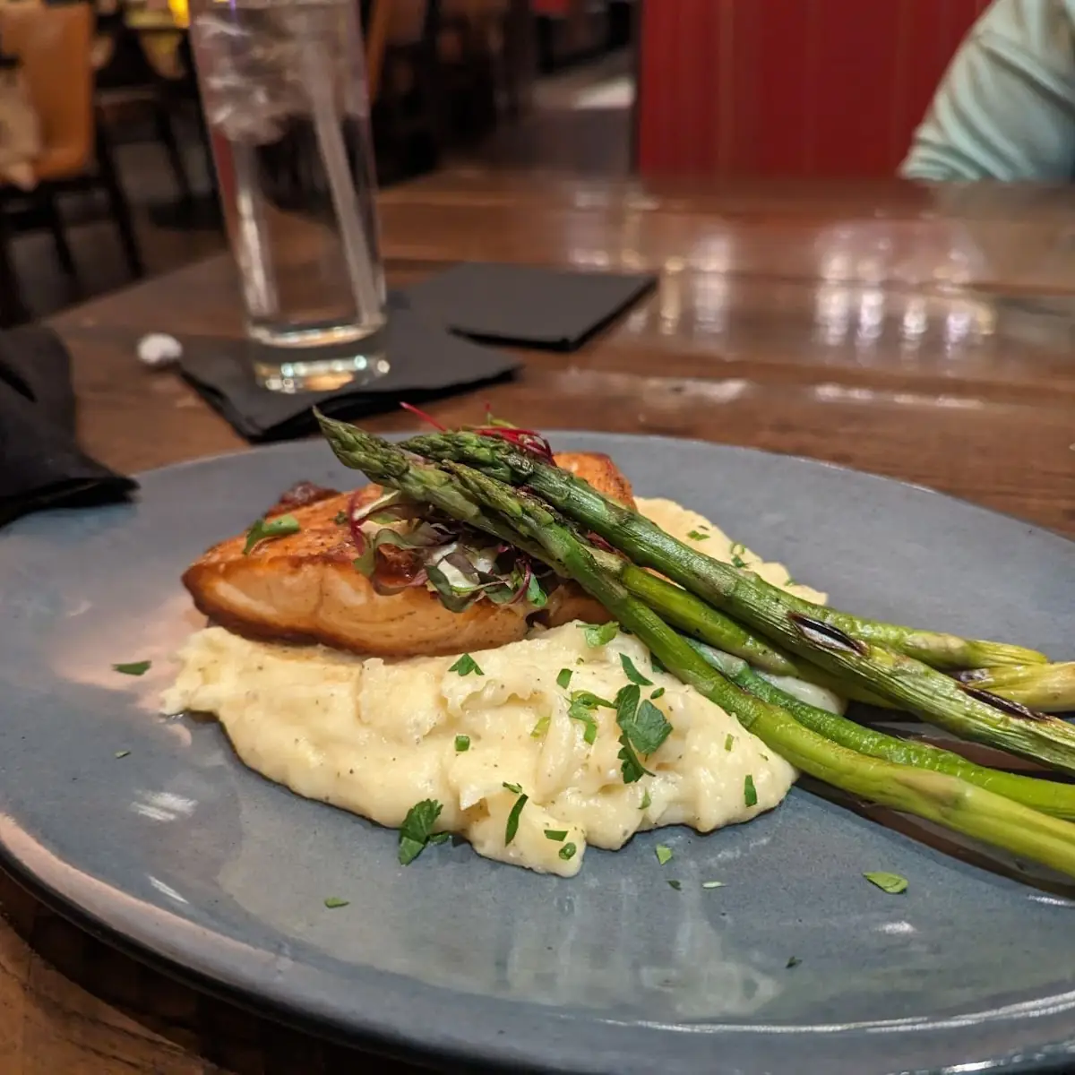Grilled Salmon with Asparagus