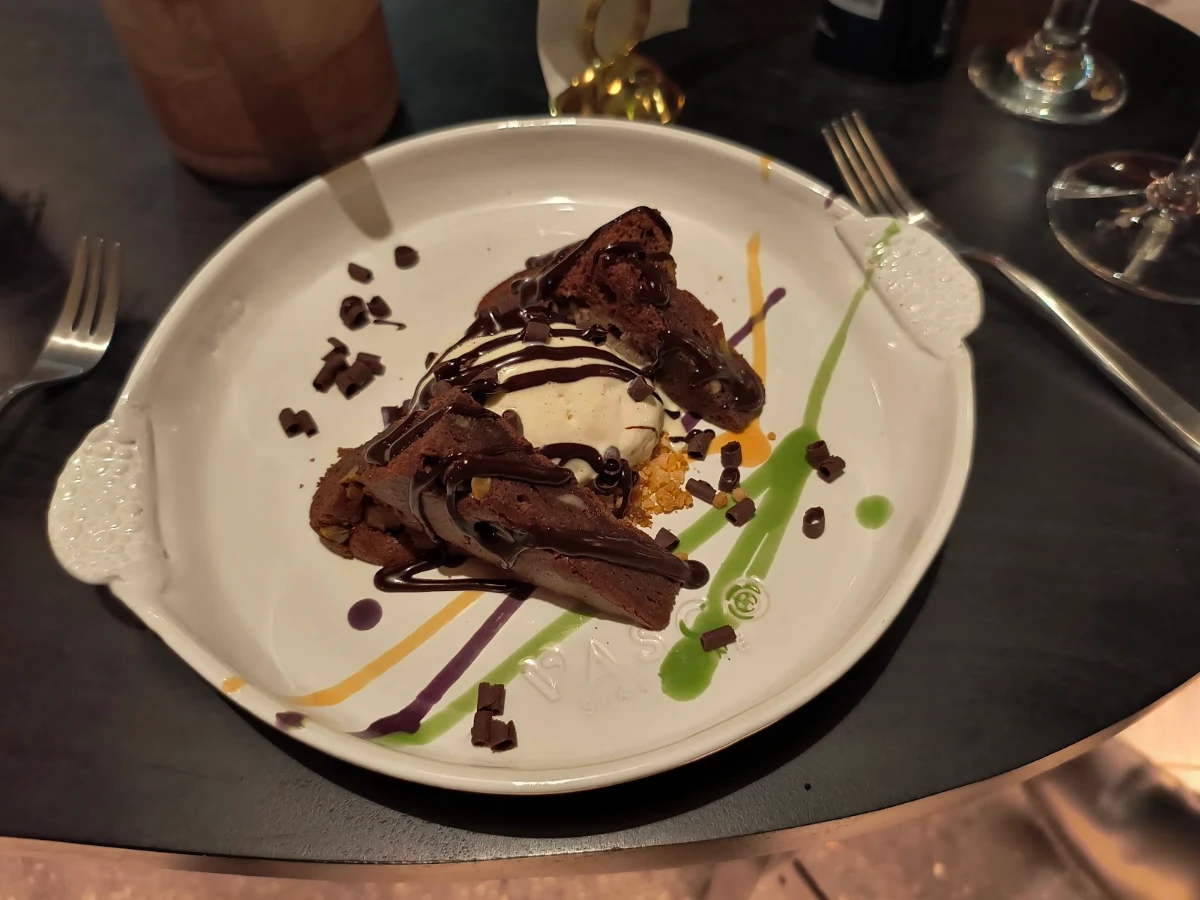 Fudge Brownie with Ice Cream