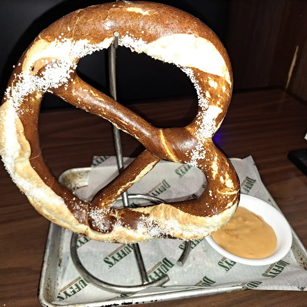Pretzel with Beer Cheese Sauce