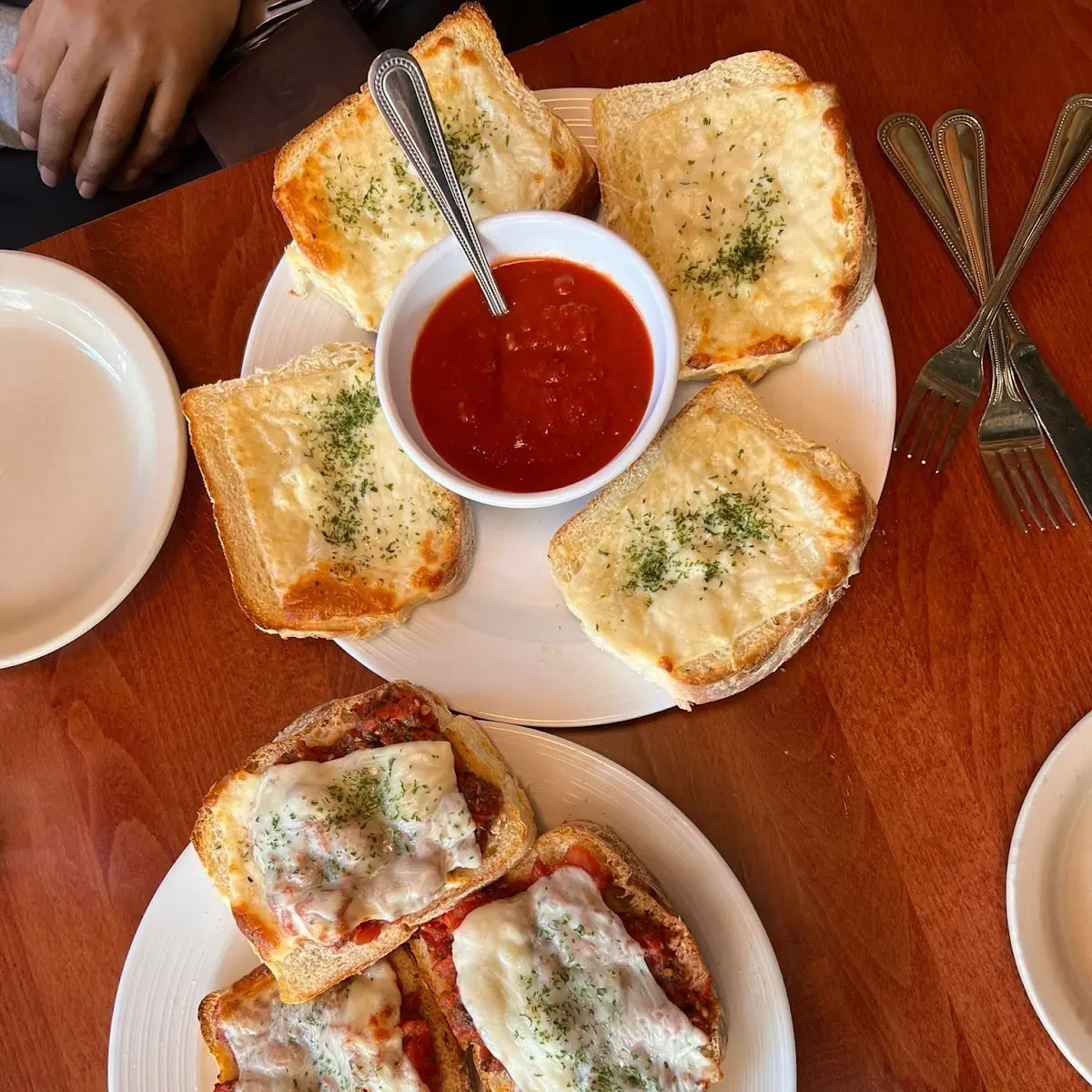 Garlic Bread w Mozzarella
