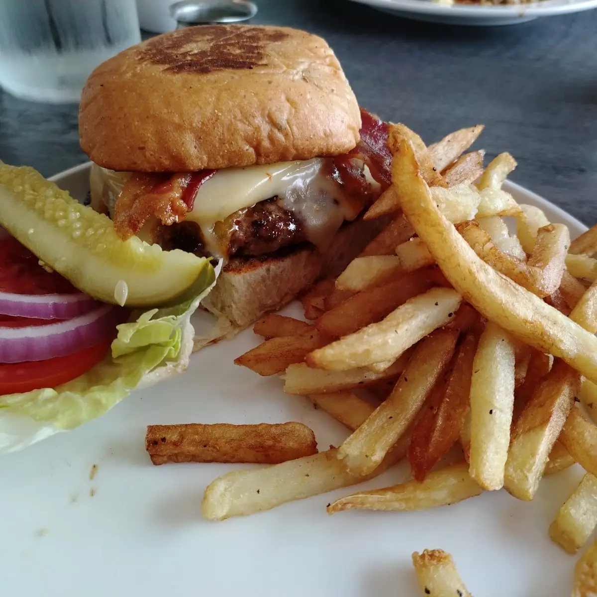 Kids Cheeseburger