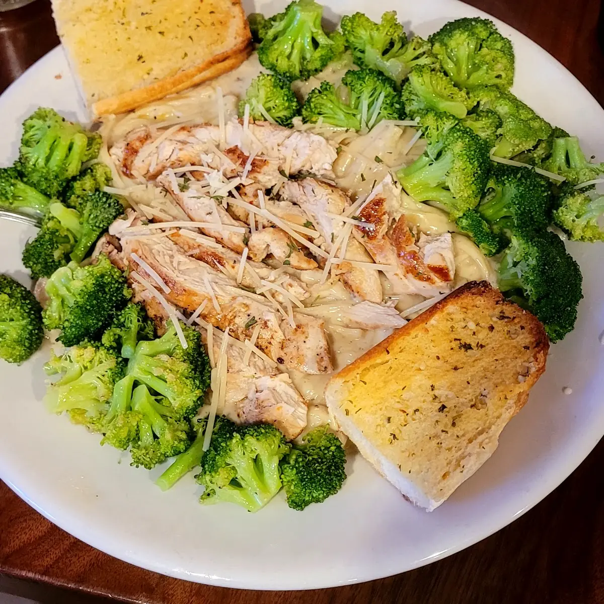 Fettuccine Alfredo with Chicken Broccoli
