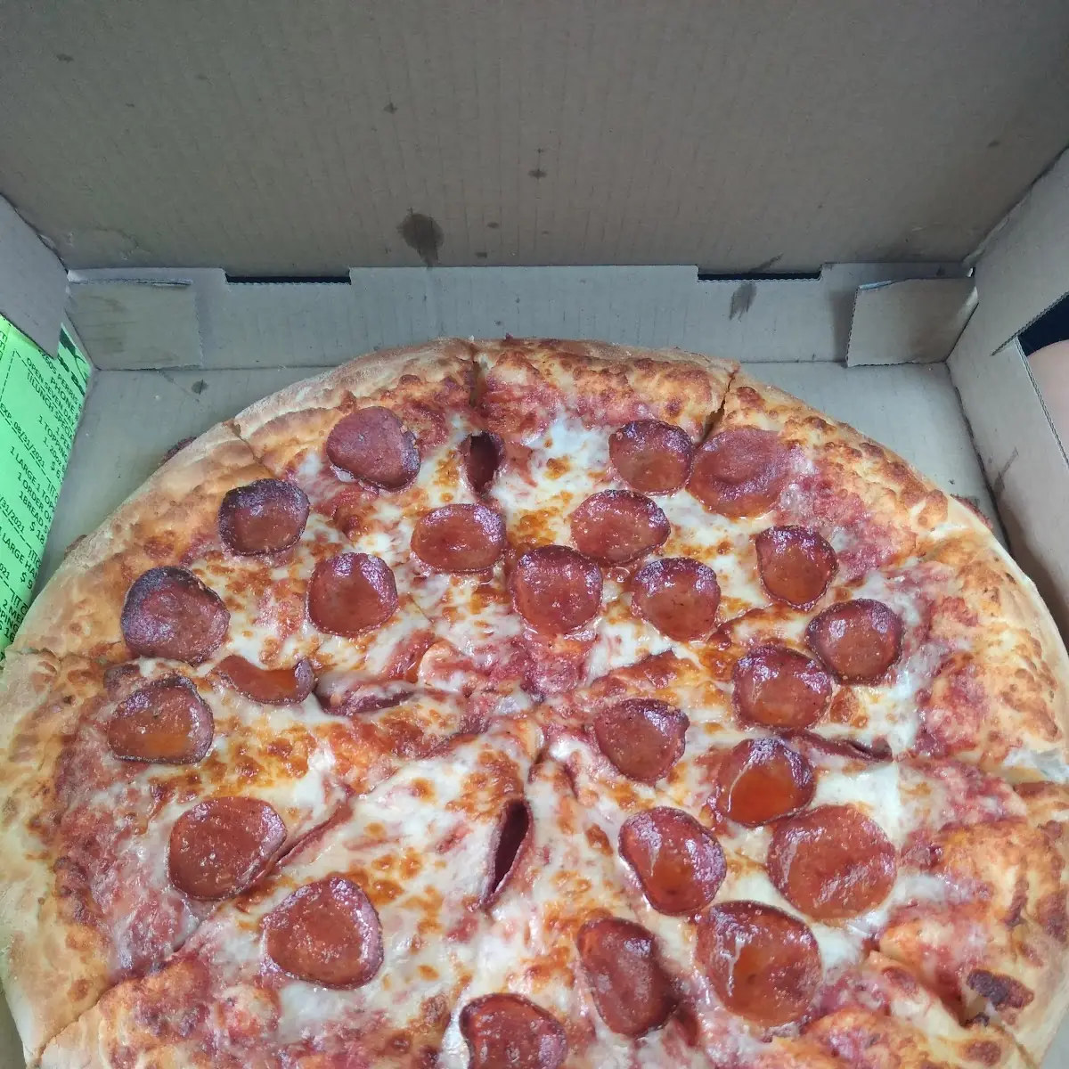 Large Pepperoni Pizza