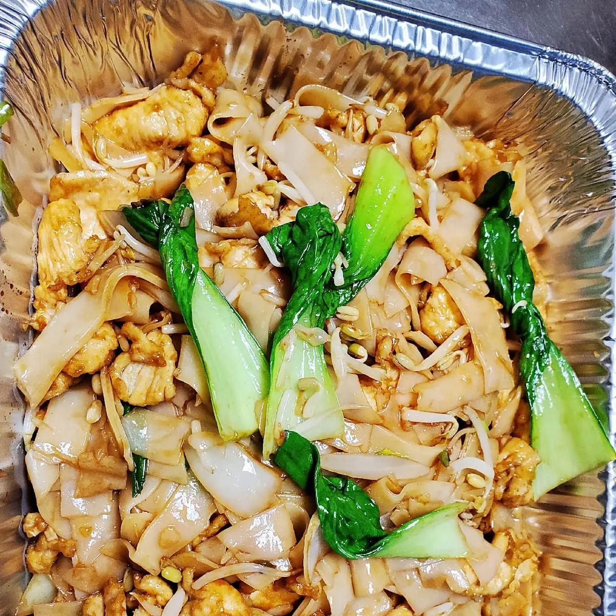 Cantonese Chicken Chow Fun