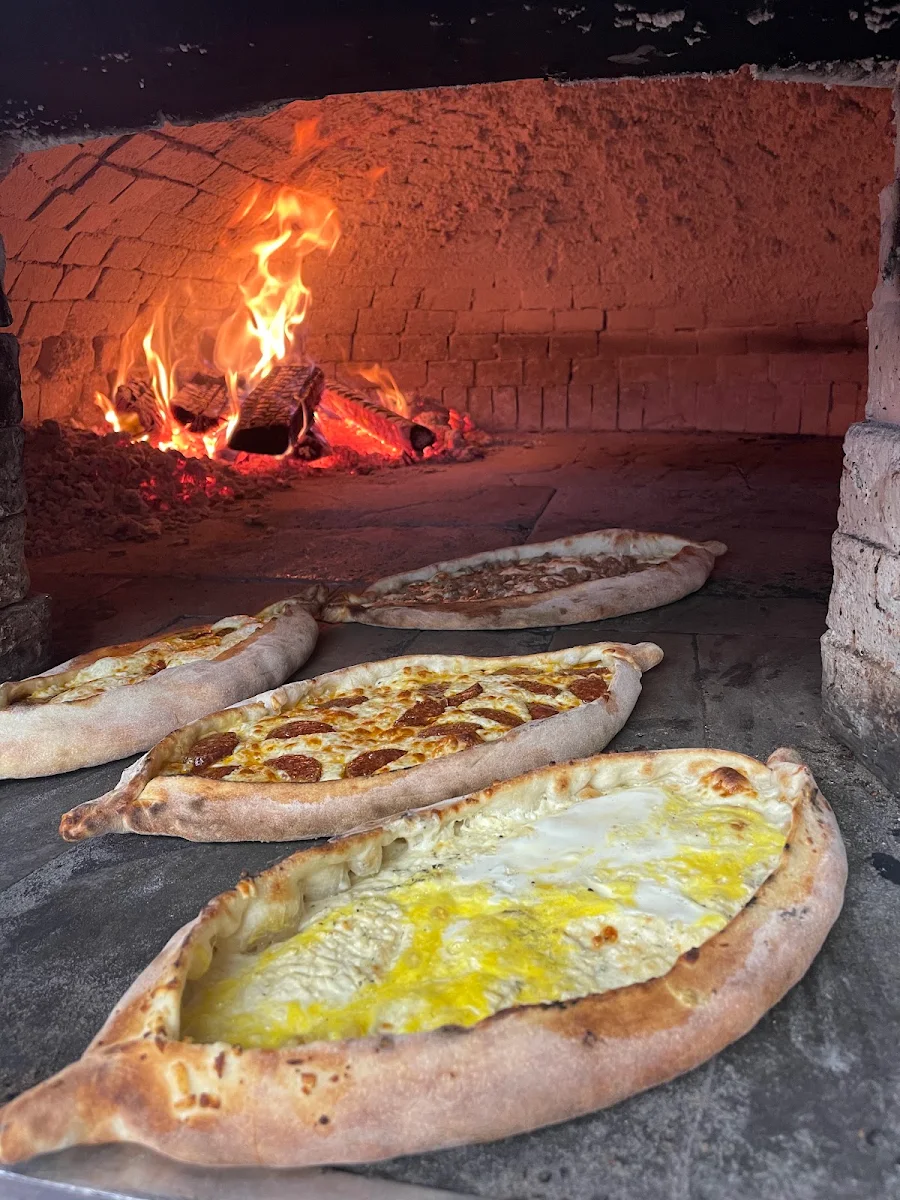 Sujuk Pide