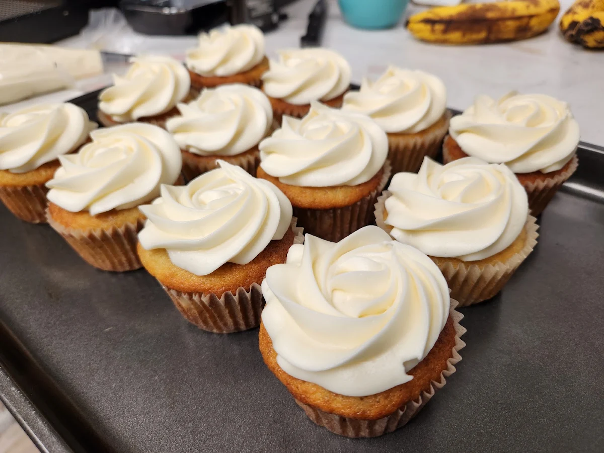 Banana Cream Cheese Cupcake