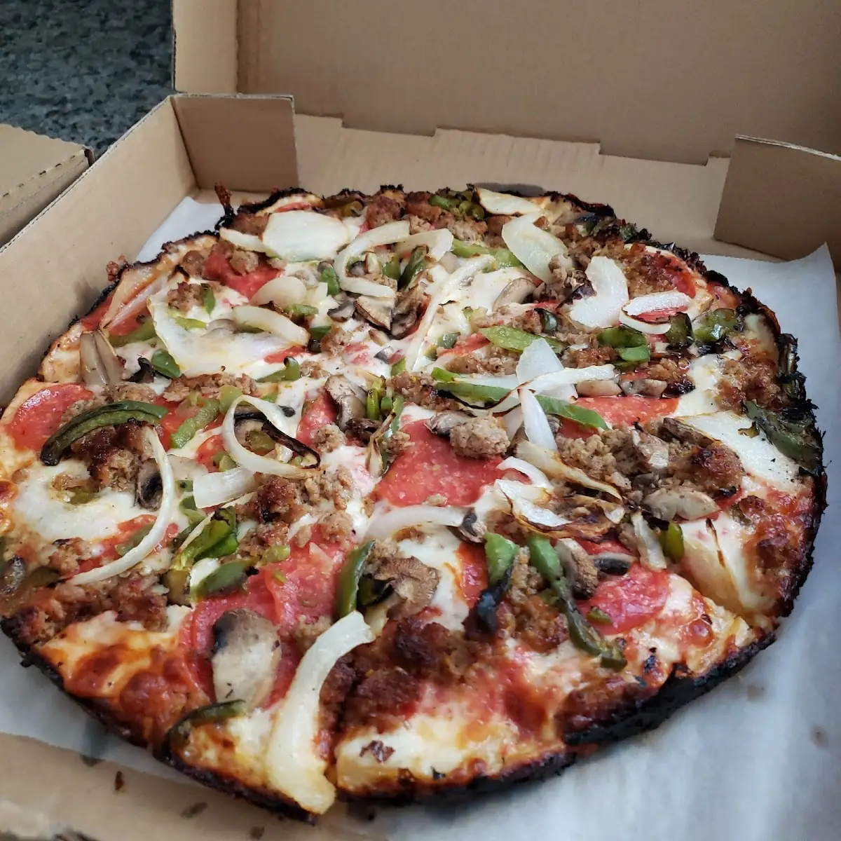 The Works Pizza lg