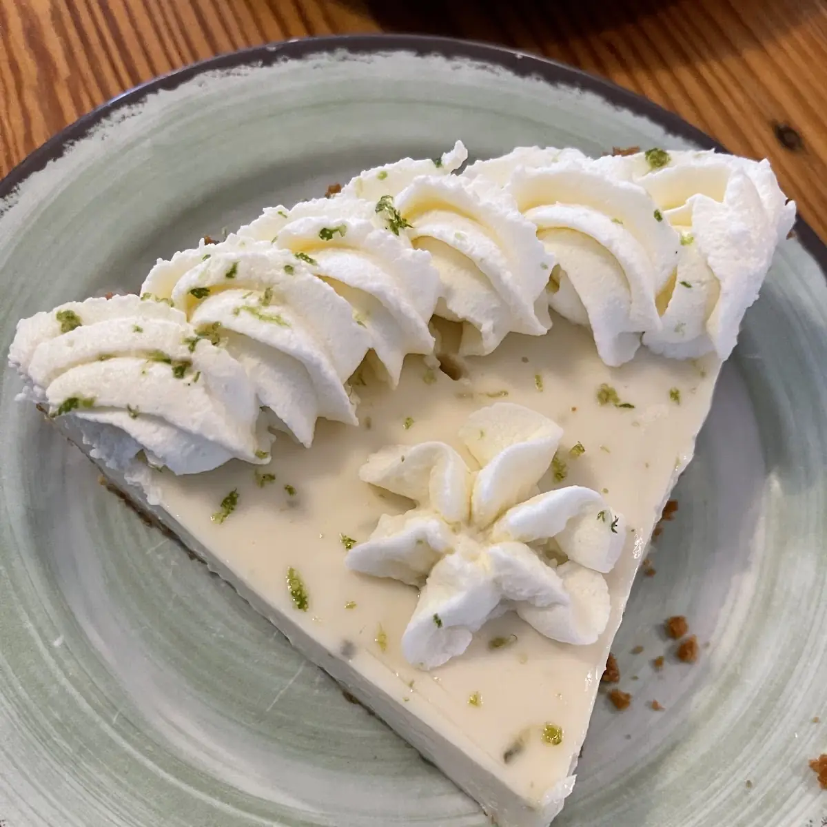 Slice Key Lime Pie