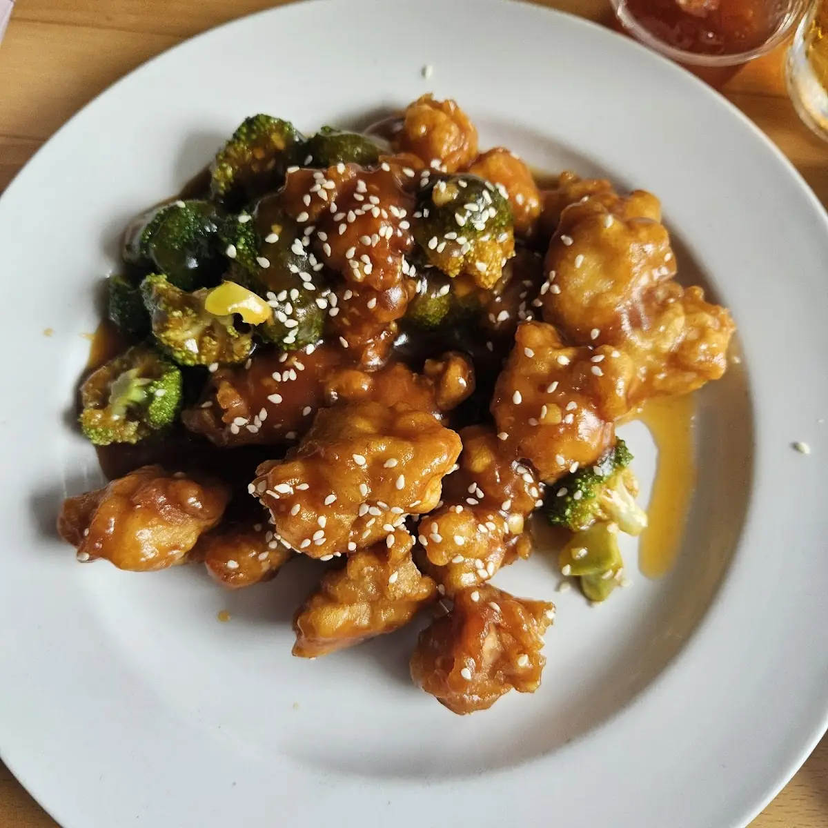 Sesame Chicken Fried with Broccoli