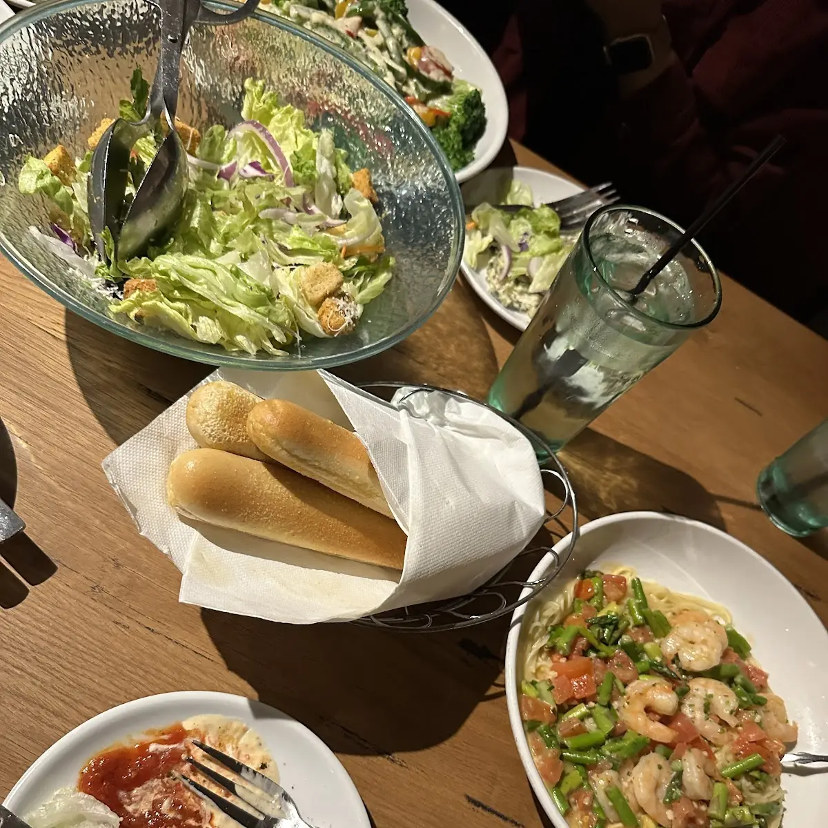 Never Ending Soup Salad & Breadsticks