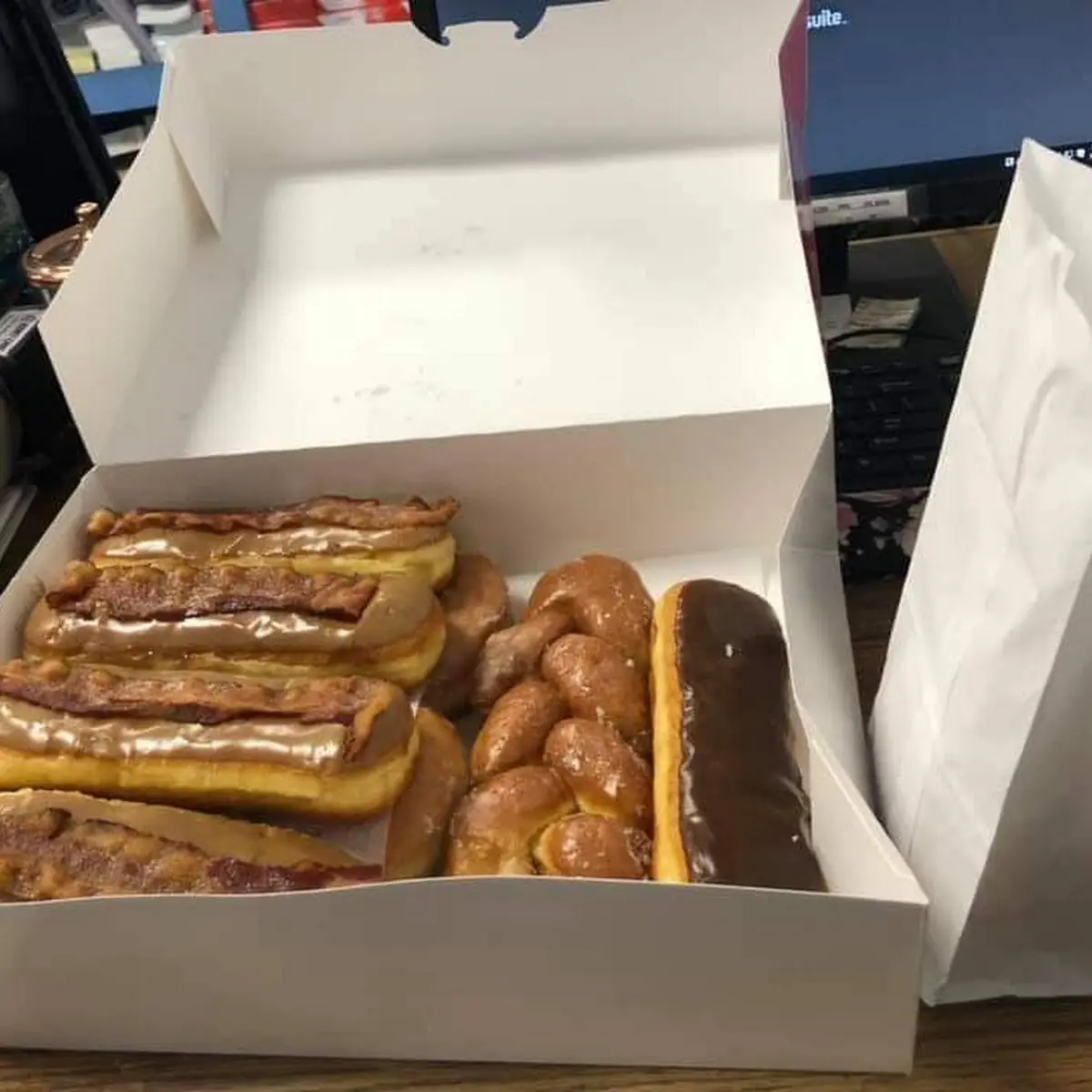 Half dozen Donut Holes
